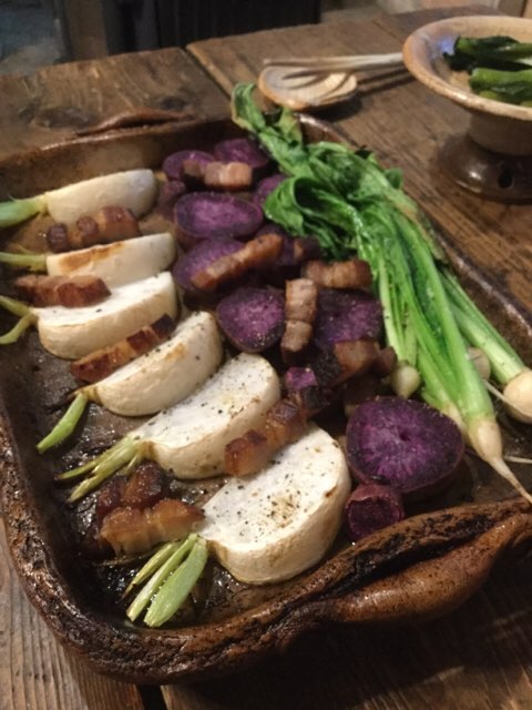 カブと紫芋と、間引きカブ。