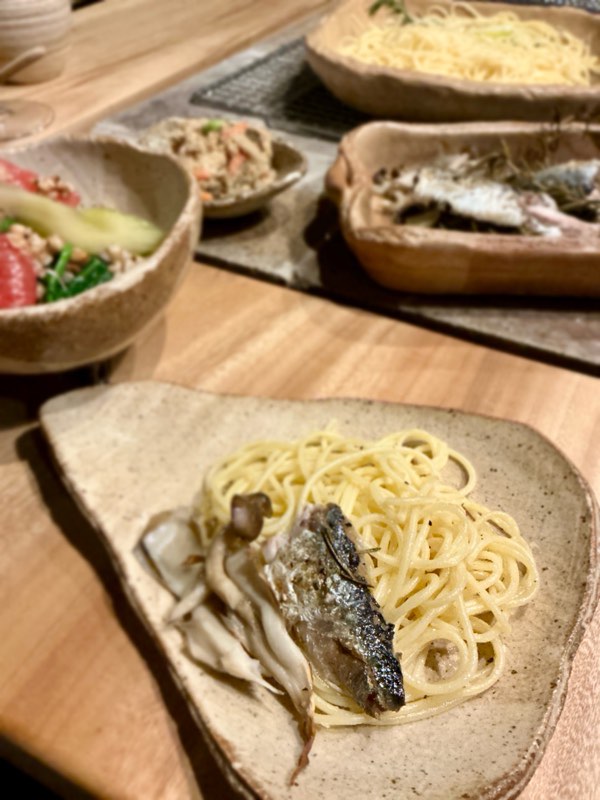 レモン汁と粉チーズ、塩で和えるだけ簡単パスタ