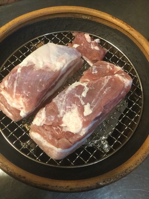 500gの豚バラ肉です。