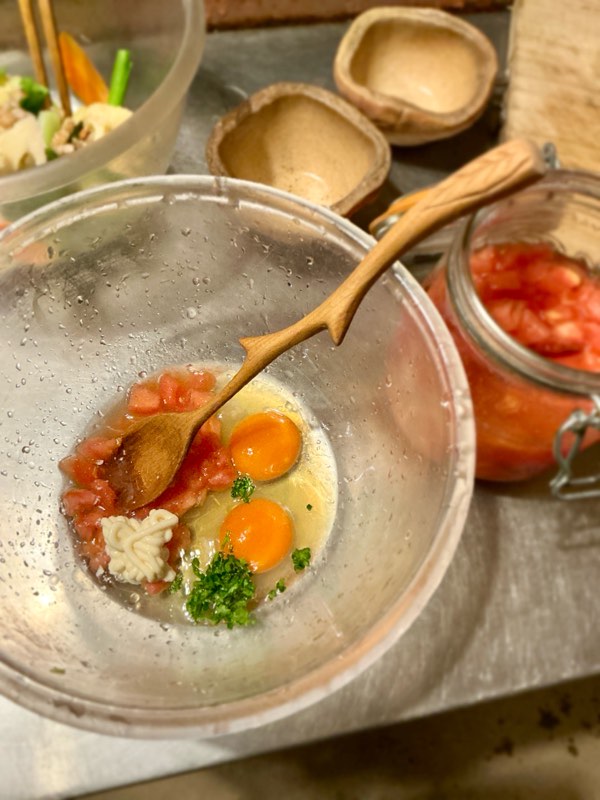 たまご、発酵トマト、マヨ、パセリ