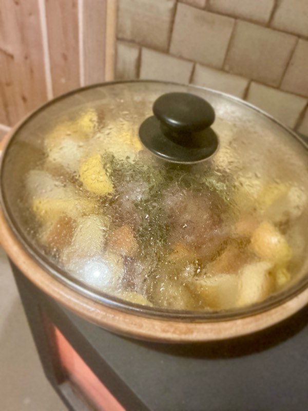 今度は猛スピードで料理💨